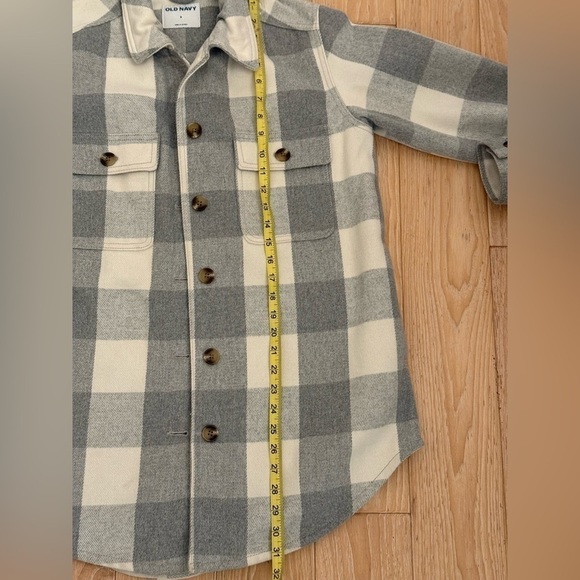 Old navy shacket gray white plaid flannel buttonup size small oversized camping - Picture 5 of 9